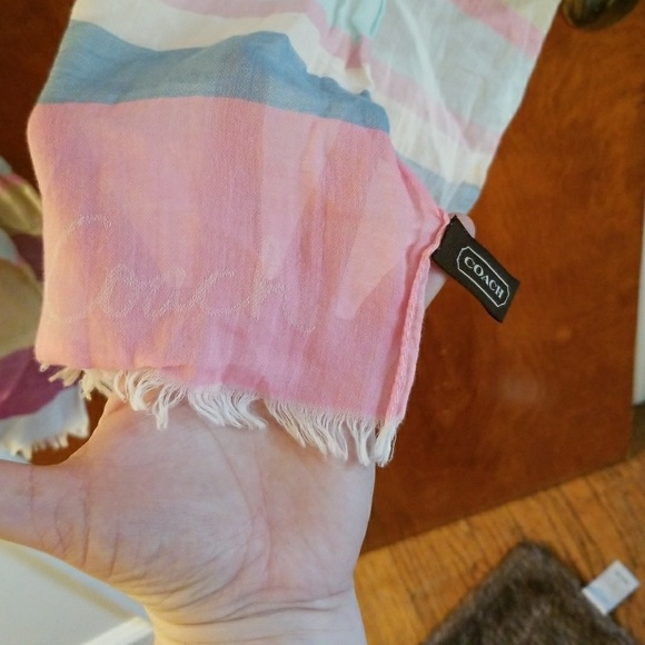 Coach scarf-- spring weight - Picture 3 of 3